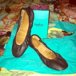 Tieks- Matte Black Size 8